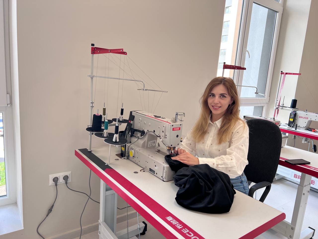 Новий погляд на ремонт одягу: у Рівному на Щасливому відкрилось стильне ательє “ReStyle” 0000