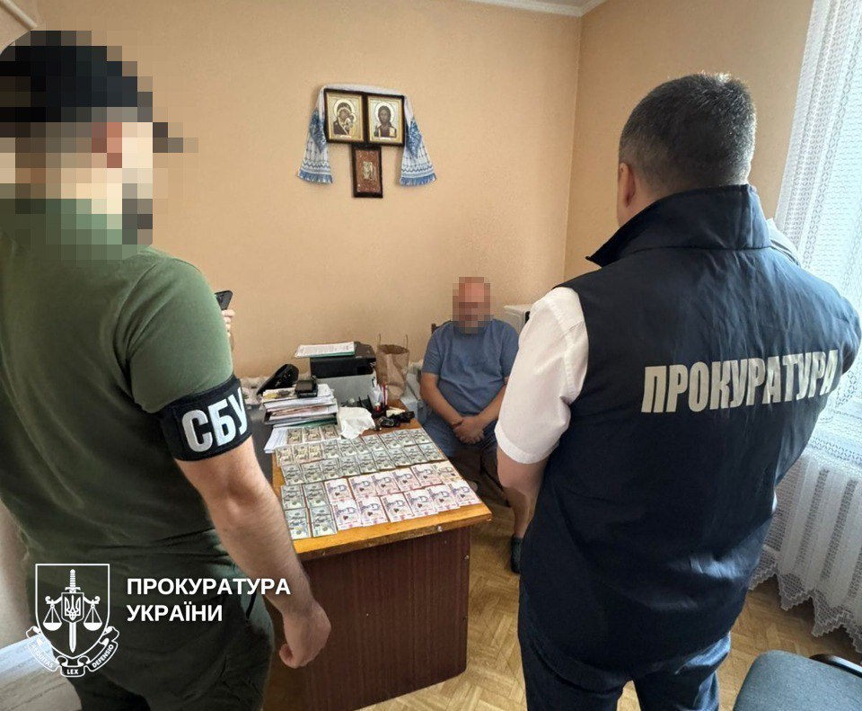 У Рівному викрили колишнього лікаря на хабарі за оформлення інвалідності 0000