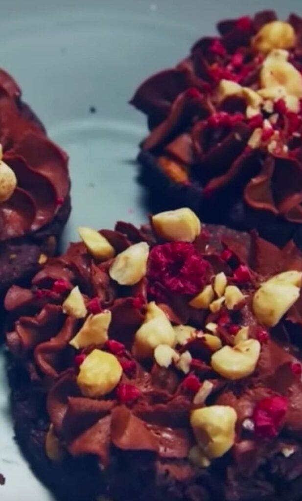 1 Галина Оруджева з Рівненщини підкорила «МастерШеф» легендарними крамбл-кукіс (РЕЦЕПТИ)