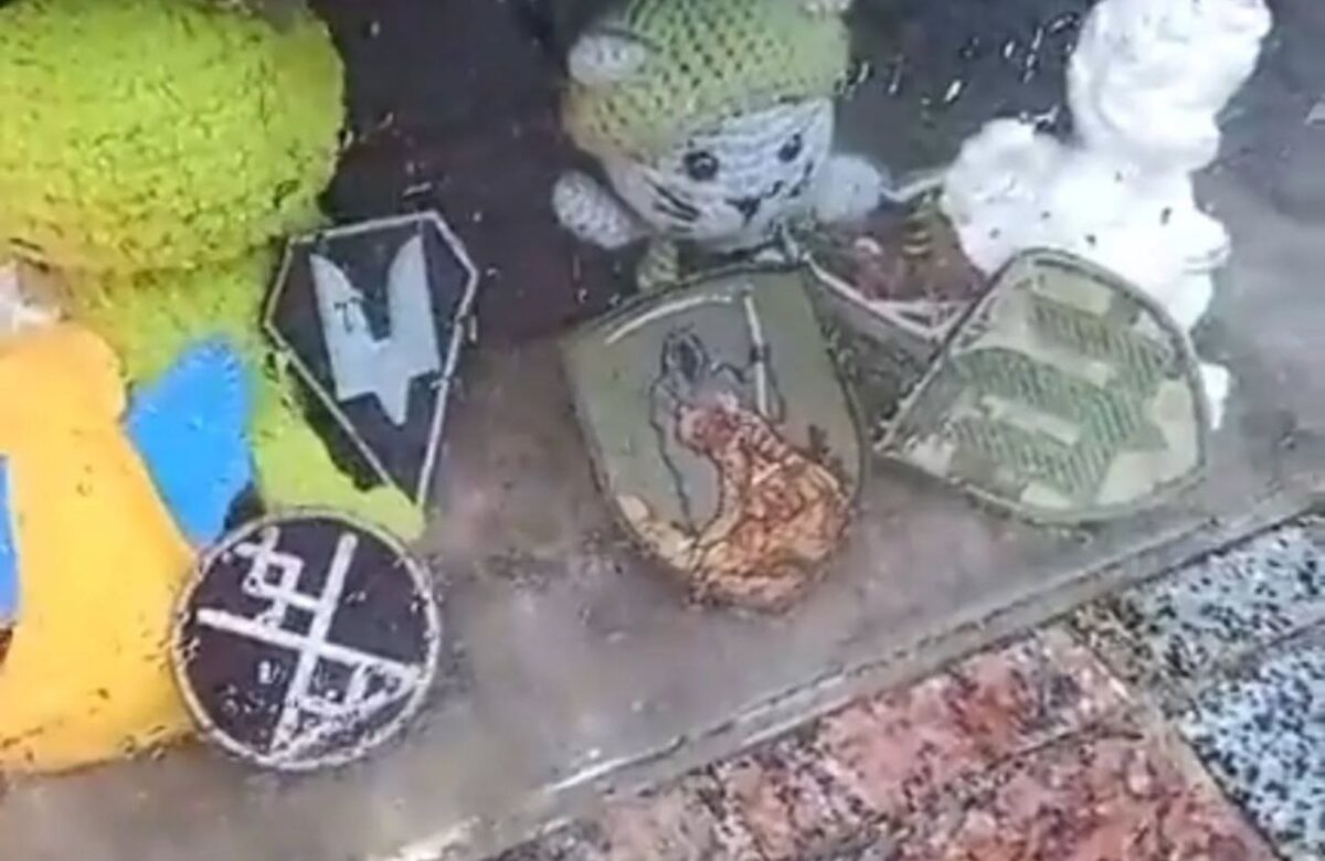 У Рівному вандали викрали пам’ятні речі біля банера з портретом загиблого воїна