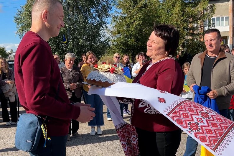 Захисник з Рівненщини повернувся до рідної домівки після тривалого полону