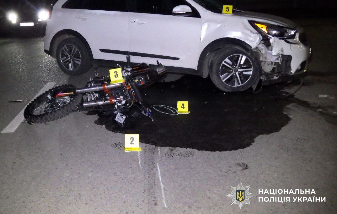 У Сарнах 16-річний мотоцикліст потрапив у ДТП: хлопець без посвідчення в лікарні