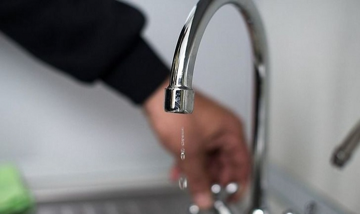 У Рівному через пошкодження водопроводу без води залишилися майже два десятки вулиць 0000