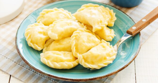 Секретне тісто для вареників, яке готували ще наші прабабусі 100 років тому: ніжність, що тане в роті