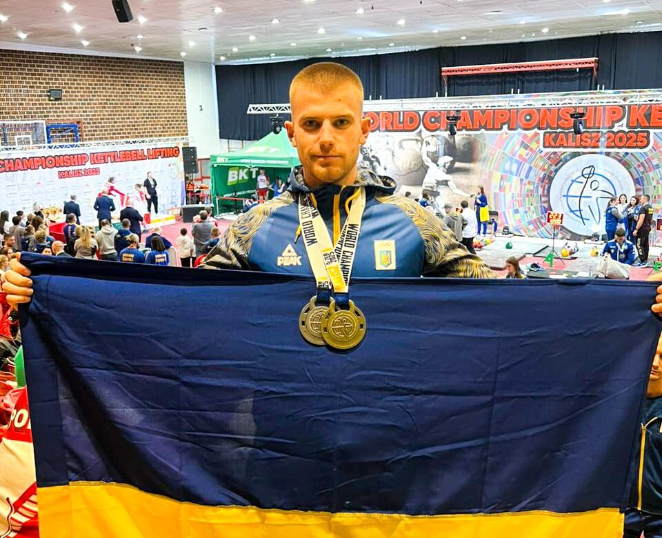 Поліцейський-охоронець з Рівненщини здобув золото на чемпіонаті світу з гирьового спорту