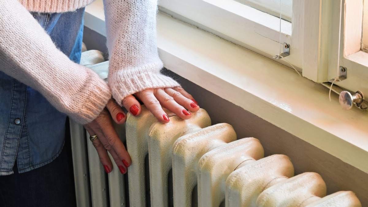 У Рівному подають тепло лише в садочки та школи: коли чекати опалення у будинках