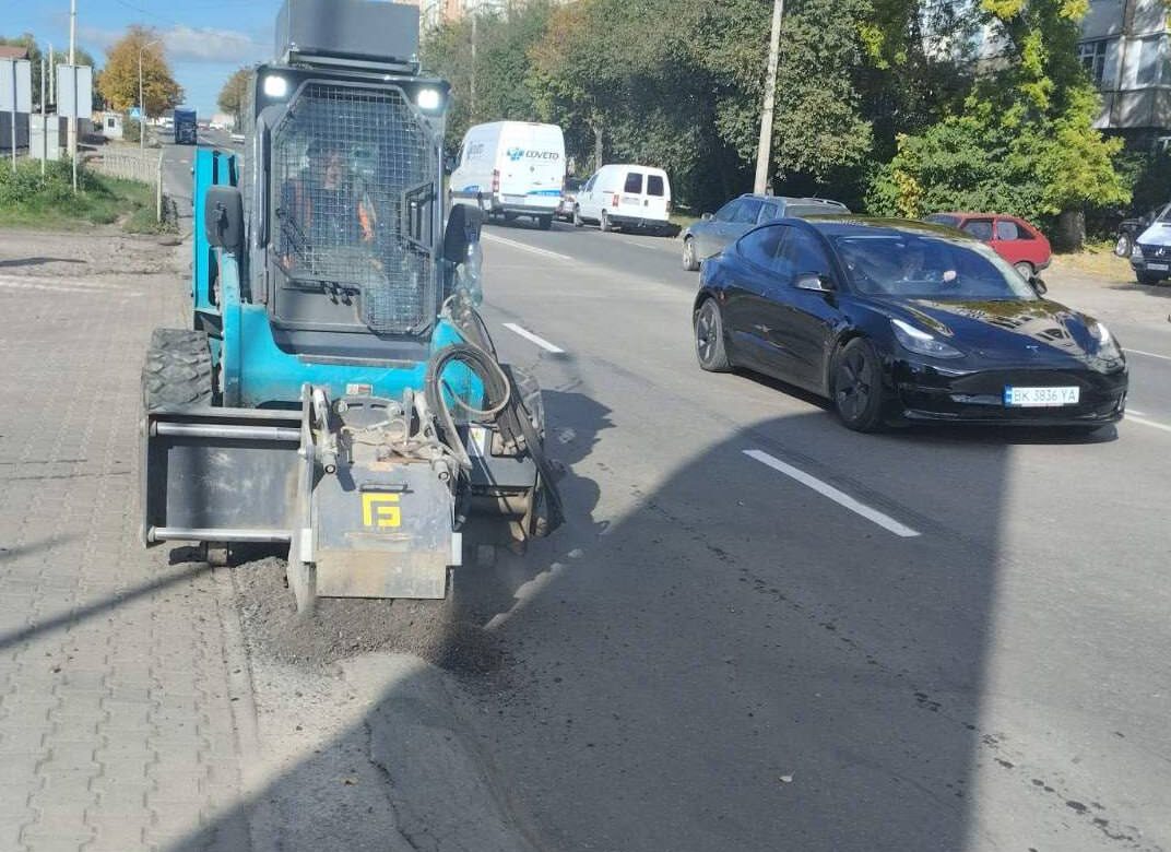 У Рівному частково перекриють дороги: де очікувати ускладнення руху