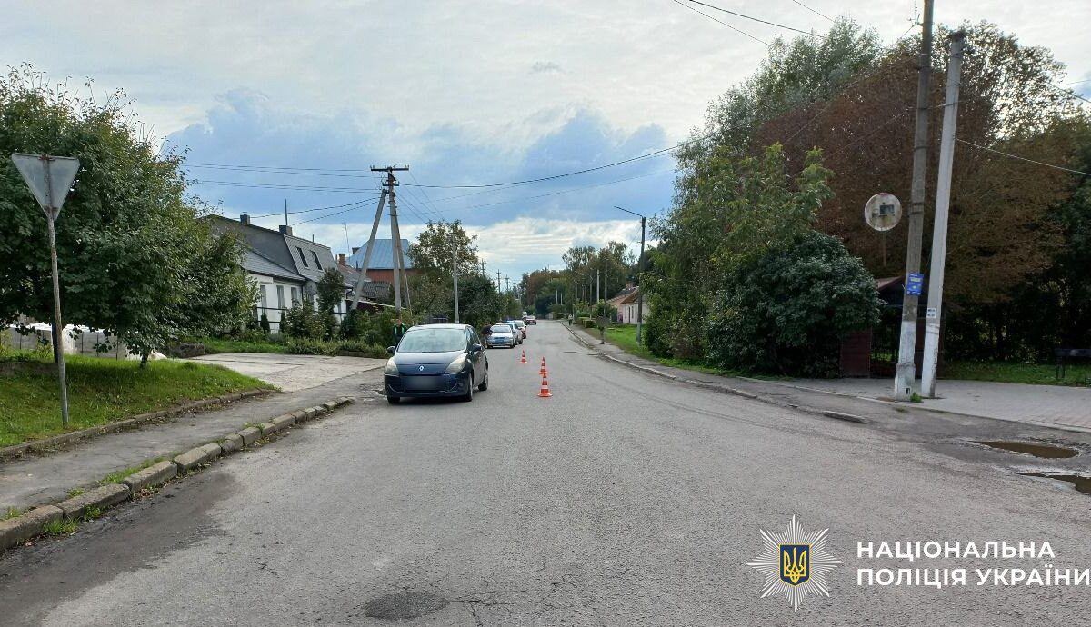У Млинові водій збив 13-річного хлопця: дитина раптово вибігла на дорогу