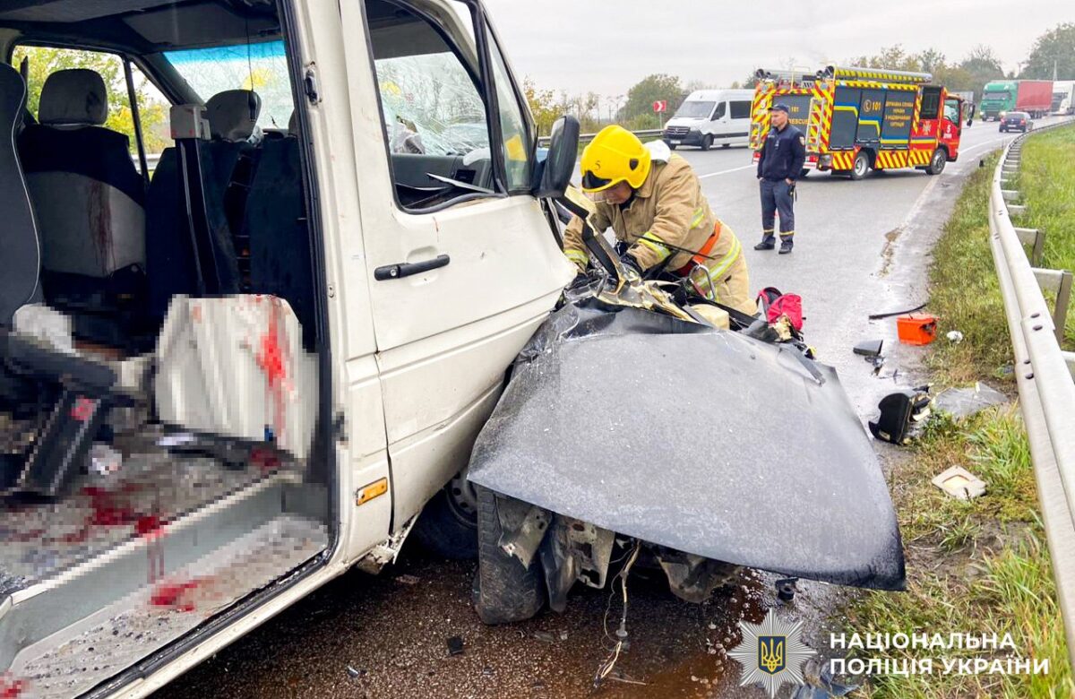 Смертельна ДТП на трасі «Київ–Чоп» у Тараканові: загинула одна людина, четверо поранені