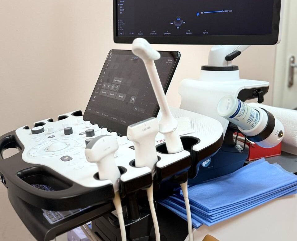 “Революція в онкодіагностиці”: у Рівному з’явився УЗД-апарат із ШІ, який “бачить” пухлини на міліметровому рівні