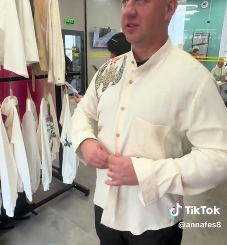 Буду носити на великі свята: в гардеробі мера Рівного з’явилася унікальна сорочка (ВІДЕО)