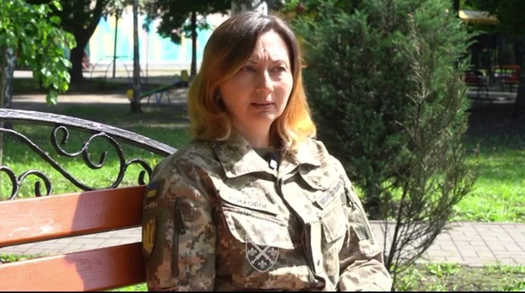 Депутатка із Костополя допомагає бійцям долати бойовий стрес на фронті 0000