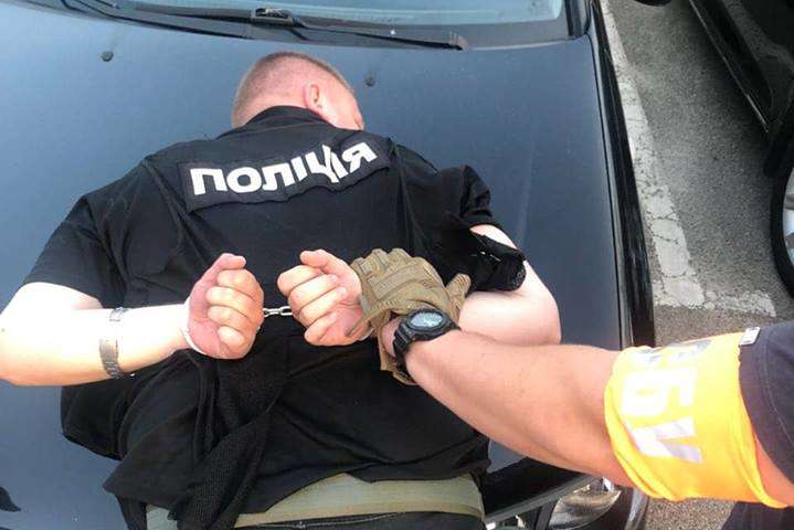 На Рівненщині впіймали копа, який зник разом із $400 тисячами арештованих коштів 0000