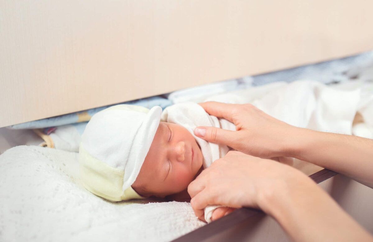 В Острозькій лікарні відкрили “Вікно життя”: що це і для чого