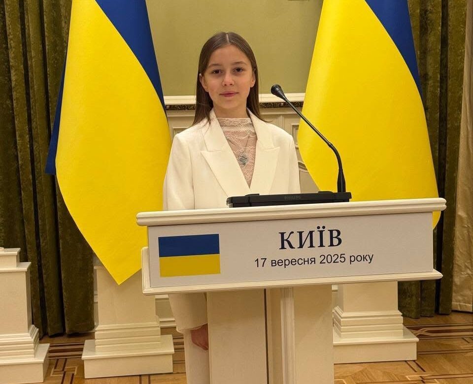 «Мені треба шість пікапів на 148-у бригаду»: 10-річна рівнянка отримала нагороду від Президента за волонтерство
