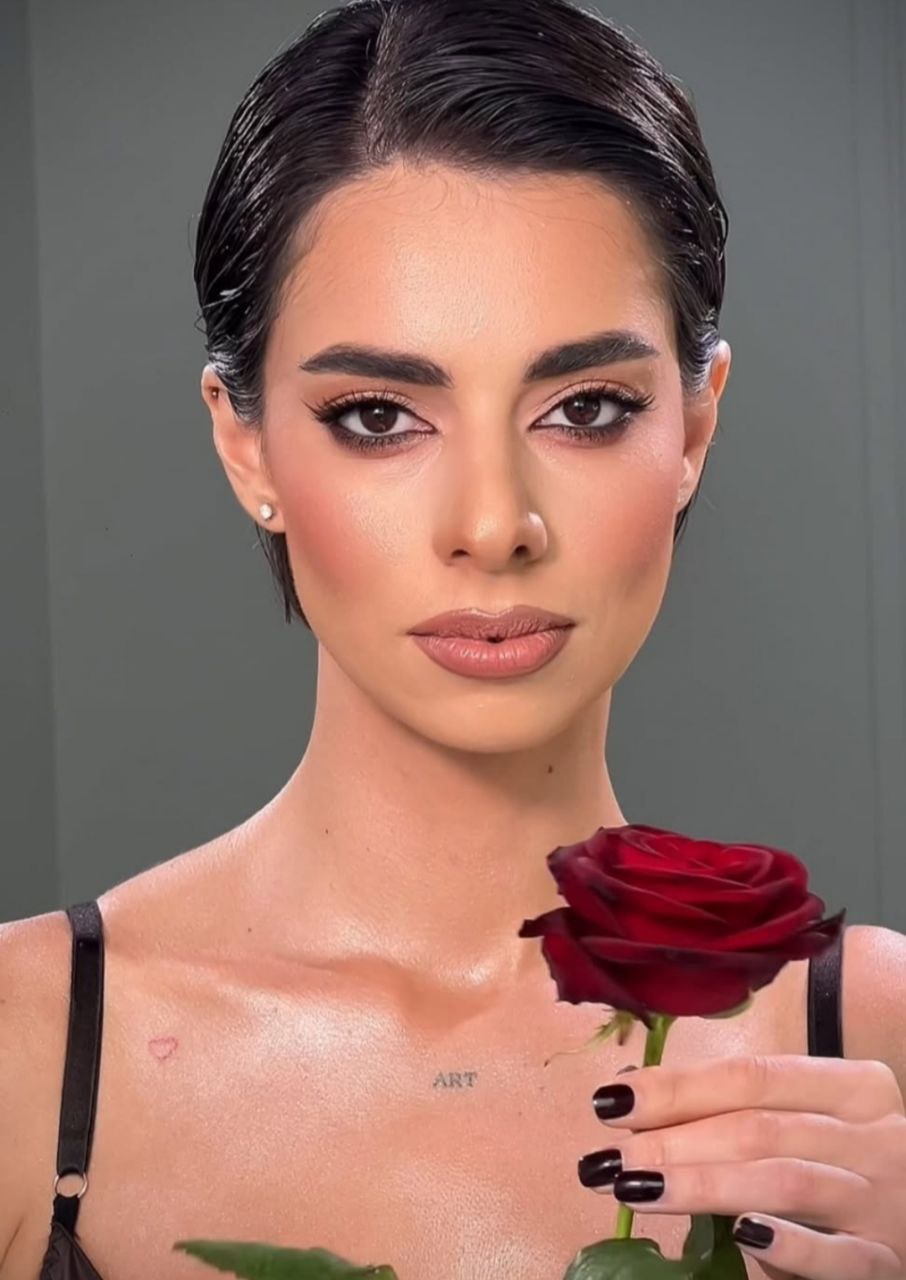 Рівнянка показала сідниці на «Холостяку», але не вразила Цимбалюка і залишила шоу (ФОТО) 0000