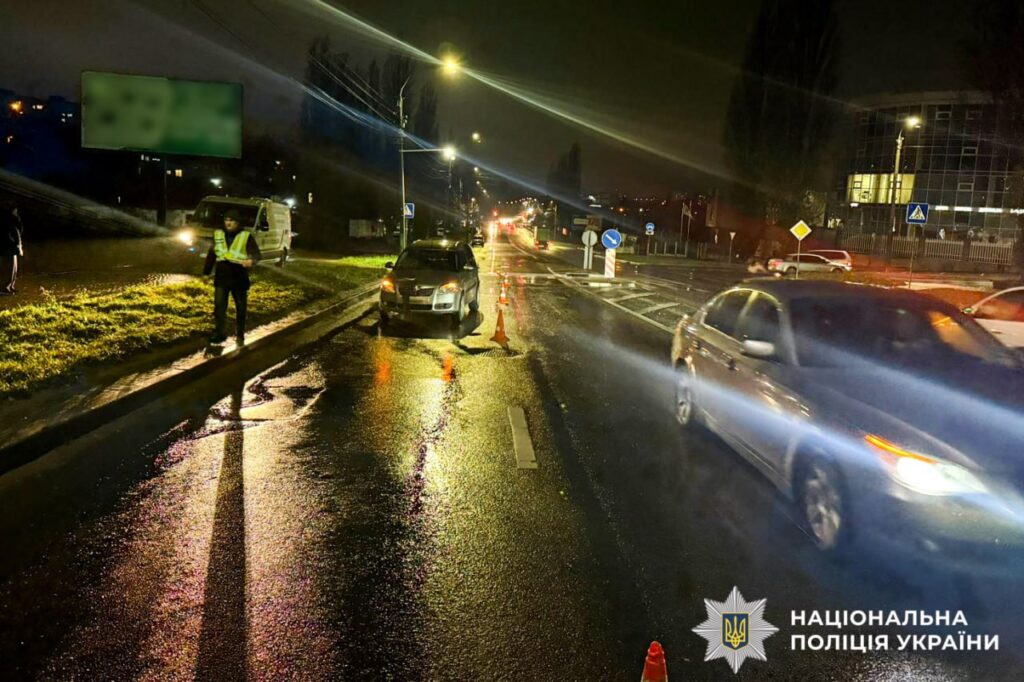 1 Трагедія на дорозі: у Рівному під колесами авто загинула пенсіонерка