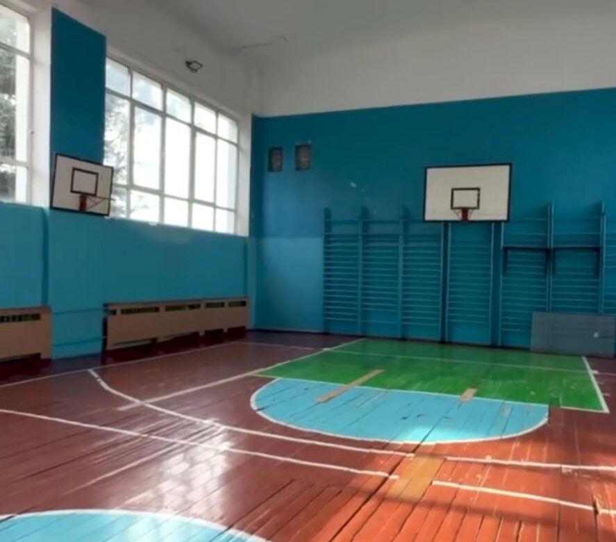 Прогнила підлога та облущені стіни: рівненський ліцей чекає масштабний ремонт спортзалу за 2,7 мільйони гривень