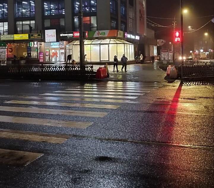У центрі Рівного облаштували новий безпечний пішохідний перехід: де саме 0000