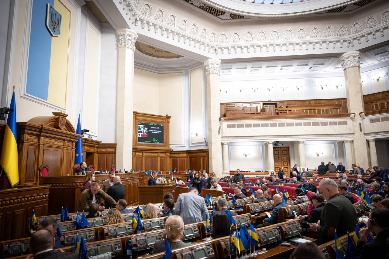 Зарплата вчителів та викладачів зросте на 30%: усі деталі Держбюджету-2026 0000