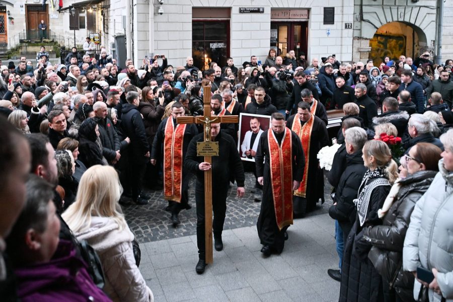 1 Україна прощається з співаком-легендою Степаном Гігою, який залишив слід на Рівненщині