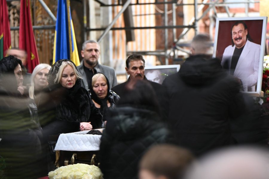 1 Україна прощається з співаком-легендою Степаном Гігою, який залишив слід на Рівненщині