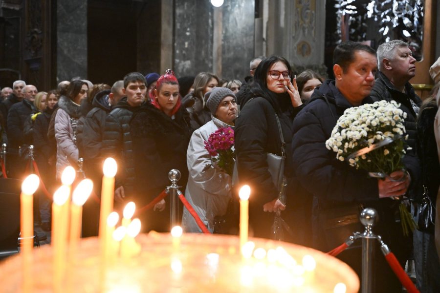 1 Україна прощається з співаком-легендою Степаном Гігою, який залишив слід на Рівненщині