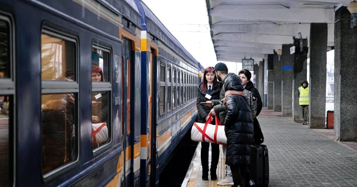 Поїзди змінили маршрут: чи торкнеться новий графік Укрзалізниці Рівного