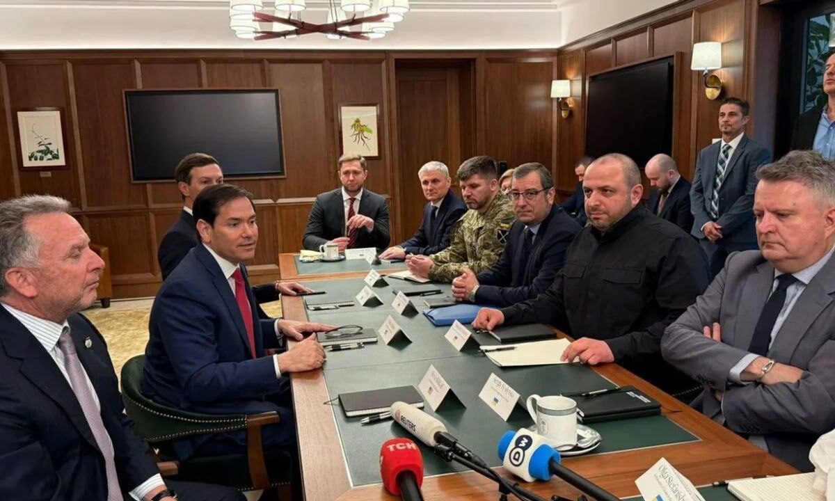 Гарантії безпеки для України: чого не вирішили на мирних переговорах зі США