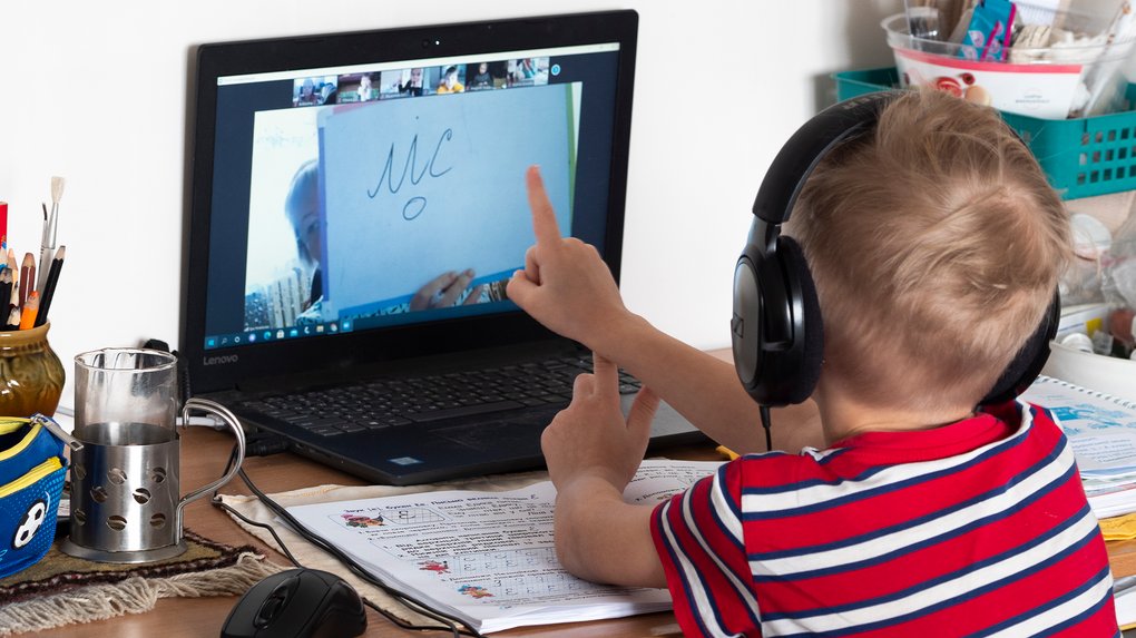 Дистанційка чи очне: яке рішення ухвалили для шкіл Рівненщини та що кажуть у поліції