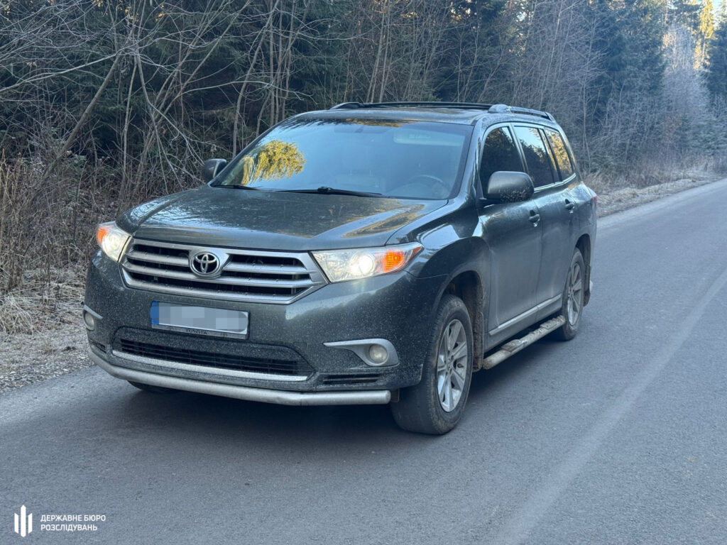 1 Брав хабарі навіть автомобілями: ДБР повідомило про підозру посадовцю Рівненського ОТЦК та СП