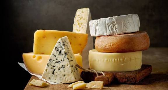 1 Молочка не подешевшає: чому ціни в супермаркетах і далі триматимуться