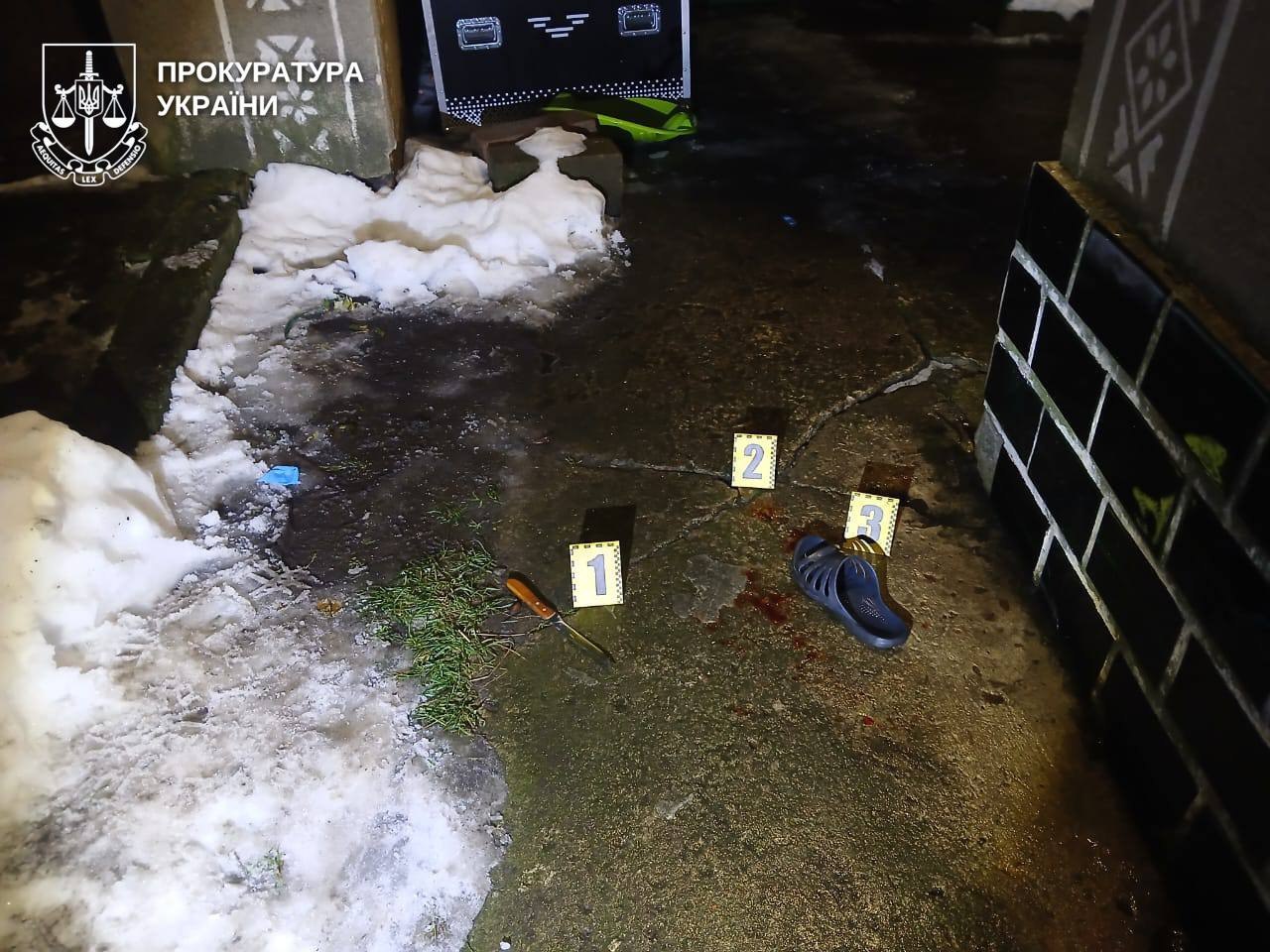 Просив піти з дому — отримав удар ножем: що сталося під час застілля на Рівненщині 0000