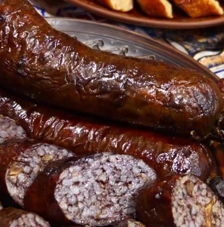 Рецепт справжньої кишки від рівненської блогерки Марії Макарчук: три види начинки (+ВІДЕО)