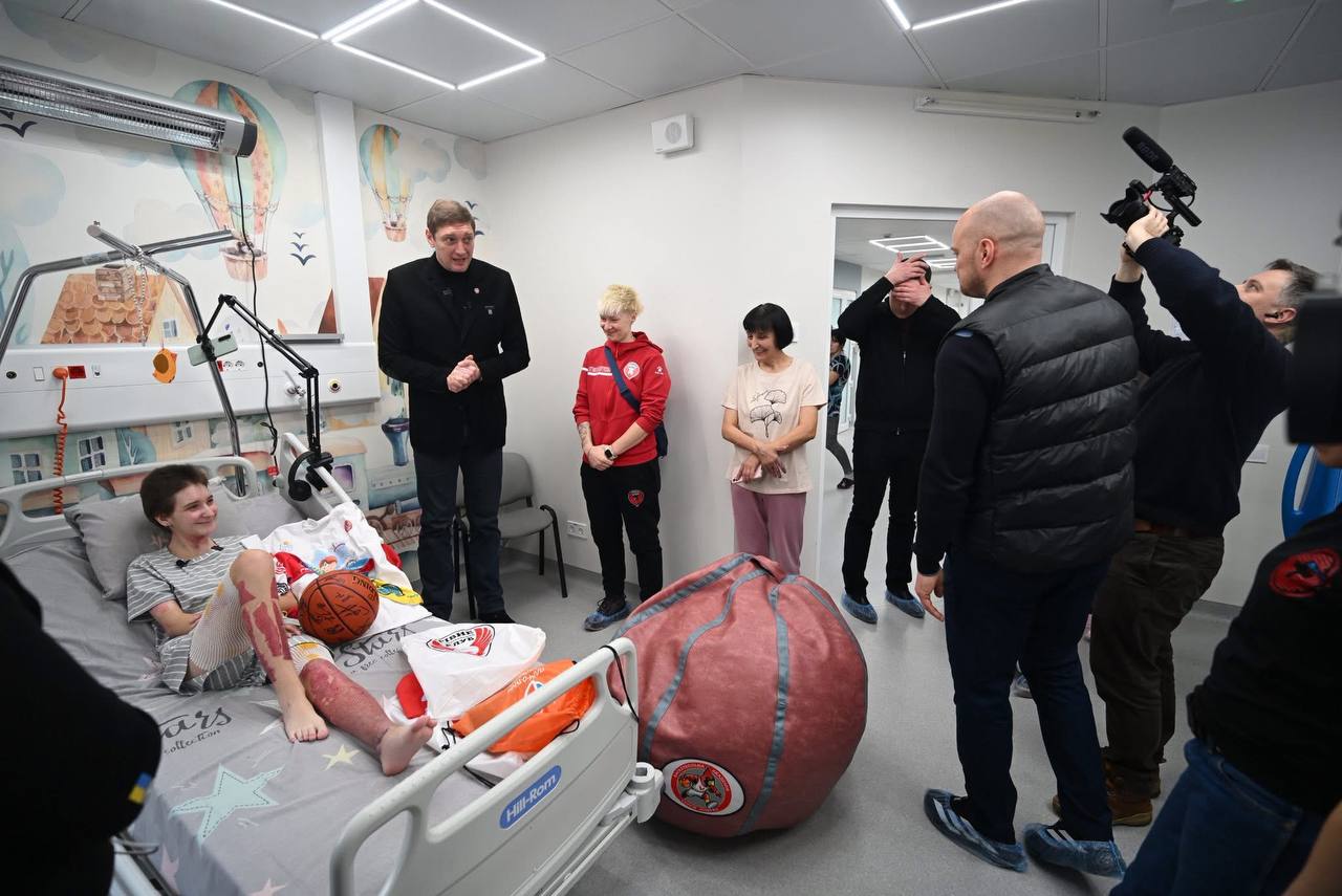 Президент БК «Рівне» підтримав юну баскетболістку після ракетного удару 0000