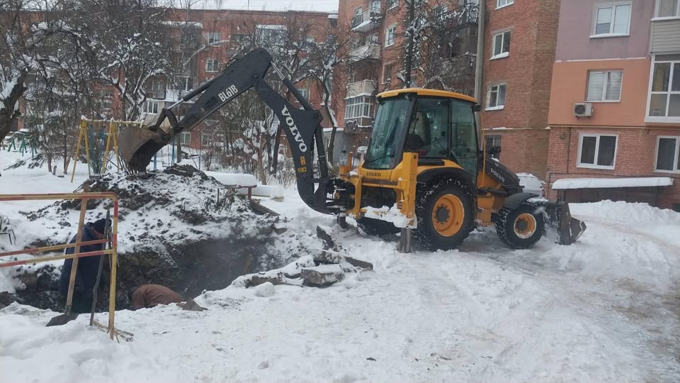 У Рівному стався порив тепломережі: без опалення десятки будинків та лікарні