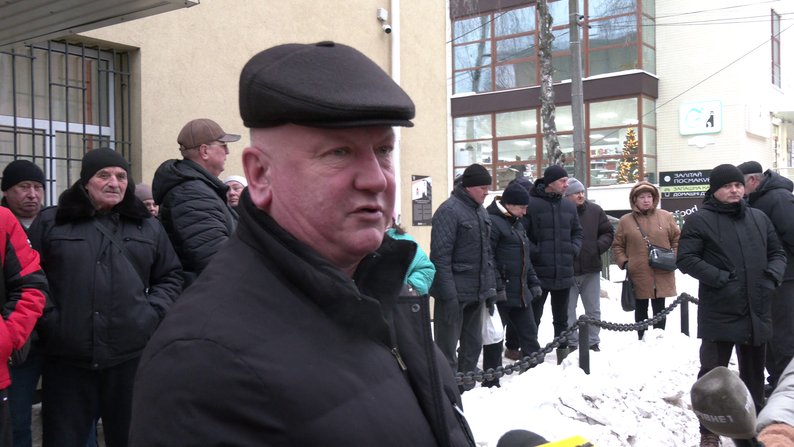 Головного тролейбусника Рівного не відсторонили від посади попри підозру у мільйонних збитках