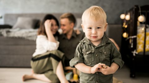 На Рівненщині батькам платитимуть 8000 грн за вихід на роботу з декрету: як оформити допомогу «єЯсла»