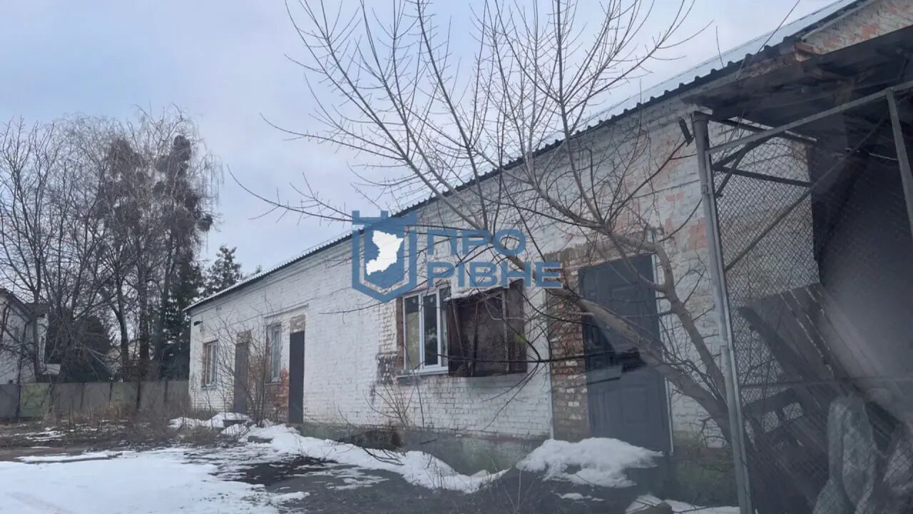 Рівненська міська рада продає приміщення у центрі міста з орендарем 0000