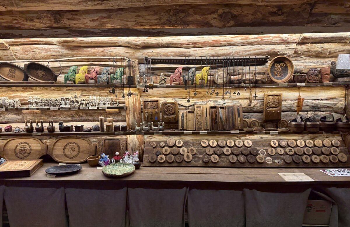 Що привезти з Рівного: на Оствиці презентували нову колекцію автентичних сувенірів