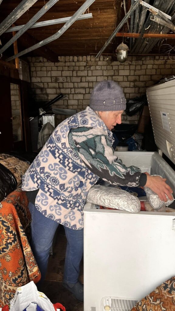 1 Готую, як для рідних дітей: жителька Рівненщини за власні кошти годує передову домашніми стравами