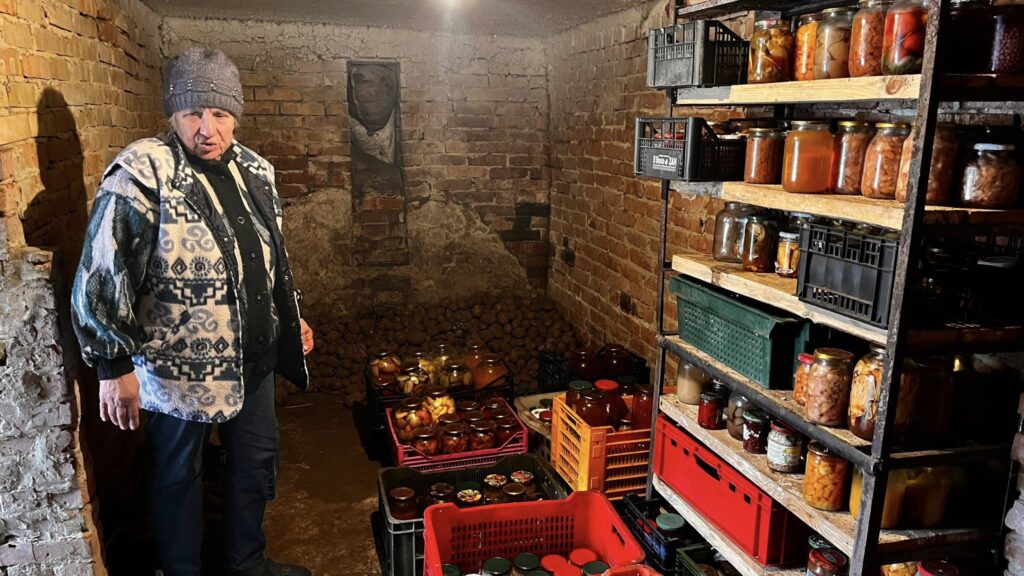 1 Готую, як для рідних дітей: жителька Рівненщини за власні кошти годує передову домашніми стравами