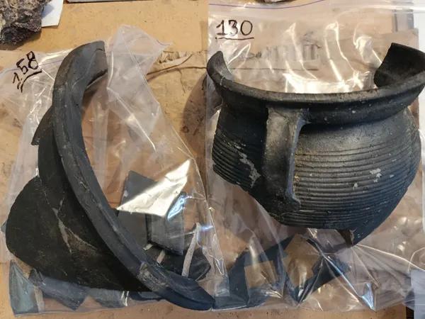 1 На Рівненщині розрили старий погріб: що знайшли під землею