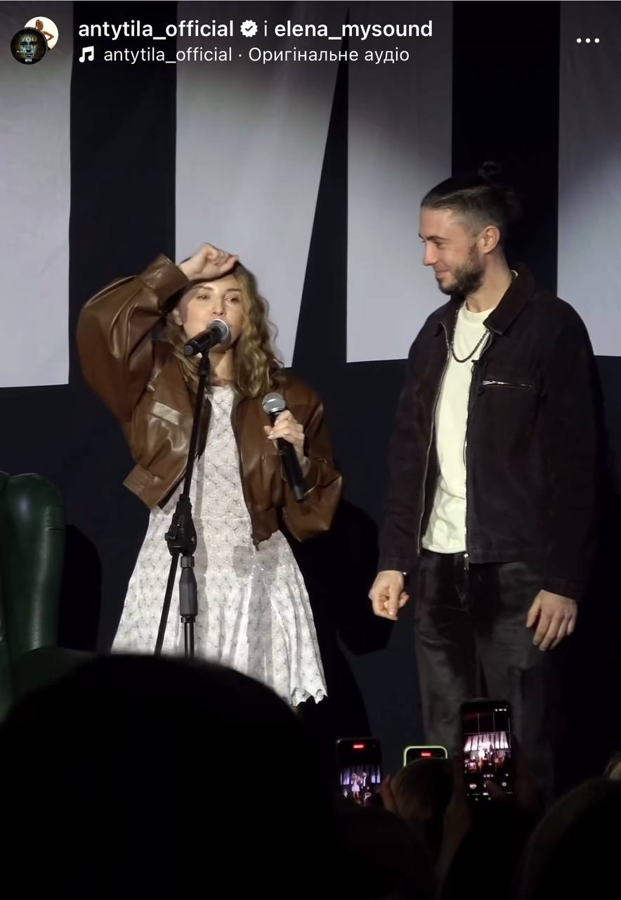 1  Тарас Тополя раптово «сів за парту» просто під час концерту у Рівному: хто змусив