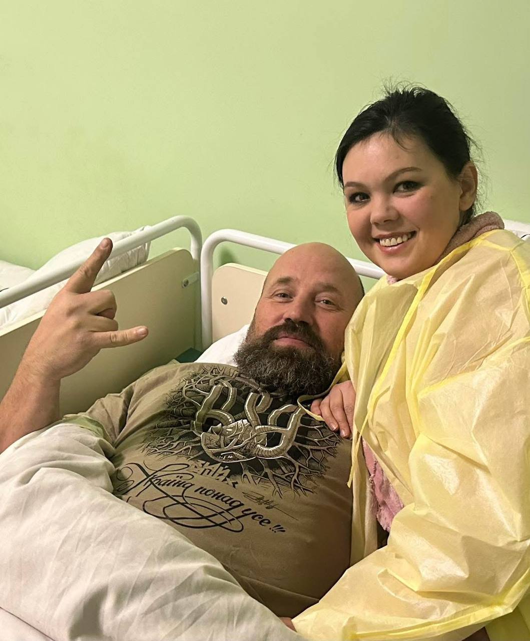 1 Сам викликав “швидку”: відомого музиканта з Рівного врятували за 40 хвилин