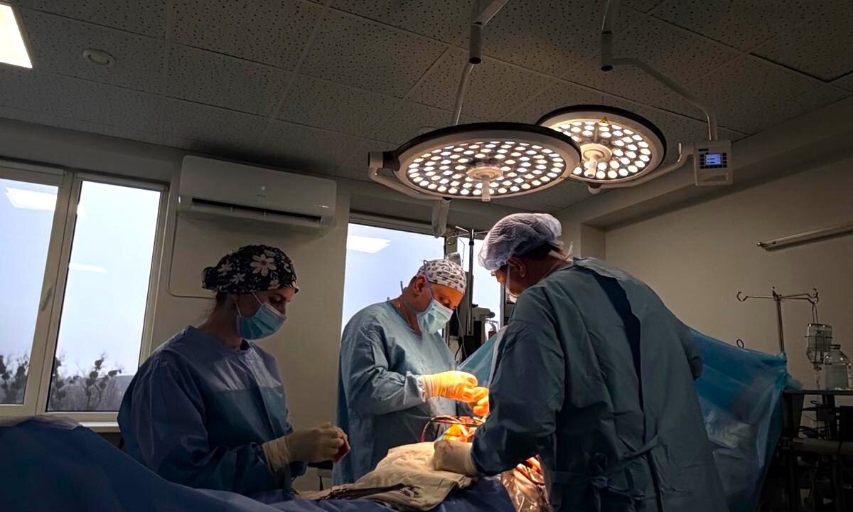 7 годин рятували чоловіка на Рівненщині: серце зупинили, щоб запустити знову