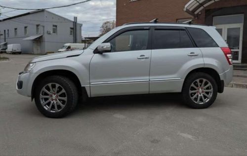 У Рівному за продаж чужого кросовера Suzuki чоловік сів у в’язницю на п’ять років