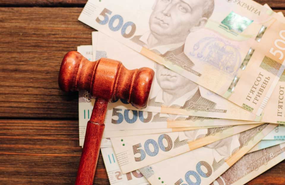 Рівненський підполковник поліції загримів за ґрати за хабар від лікаря