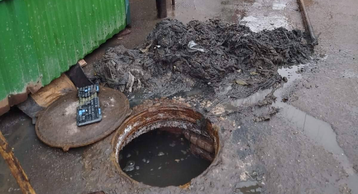 На Рівненщині провели “експеримент” з унітазом — каналізація не витримала 0000