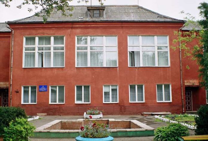 «Друга домівка для дітей»: у Рівному триває боротьба проти закриття дитсадка №16